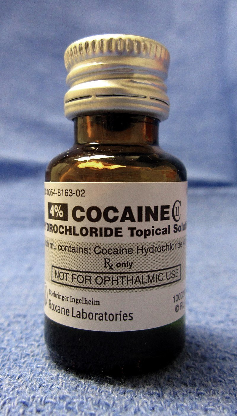 800px-Cocaine_hydrochloride_CII_for_medicinal_use